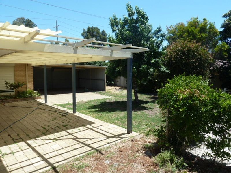 216 Yale Road, Thornlie WA 6108