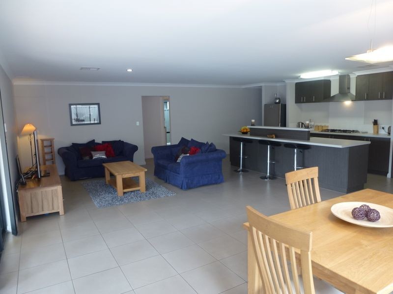 381 Wright Road, Piara Waters WA 6112