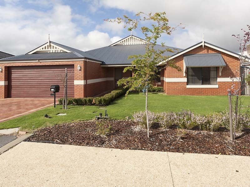 14 Rosette Place, Piara Waters WA 6112