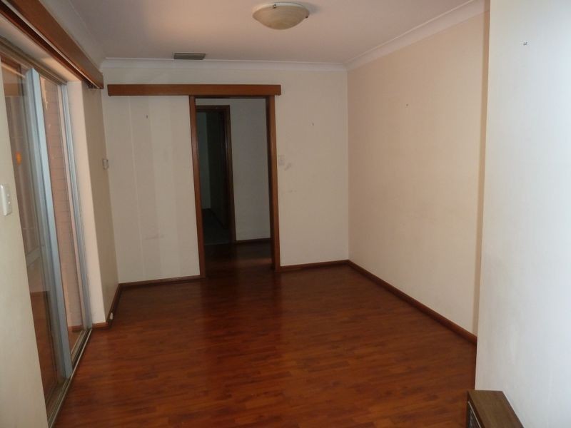 25 Grenadier Drive, Thornlie WA 6108