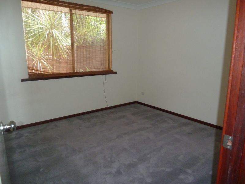 25 Grenadier Drive, Thornlie WA 6108