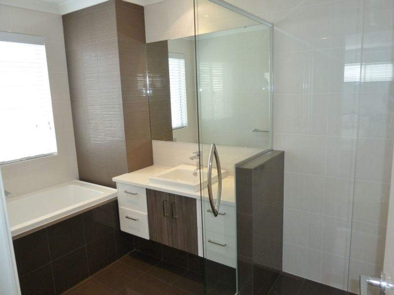 54 Solaia Loop, Woodvale WA 6026