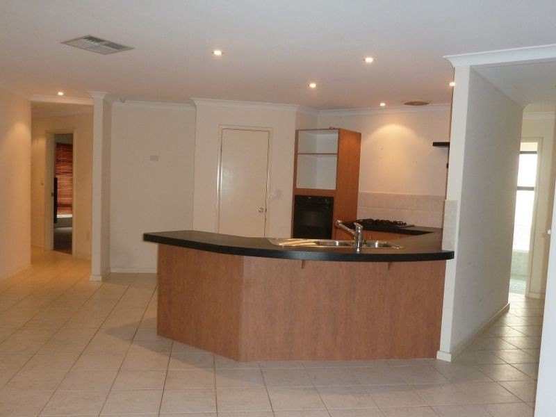 26 Russelia Street, Canning Vale WA 6155