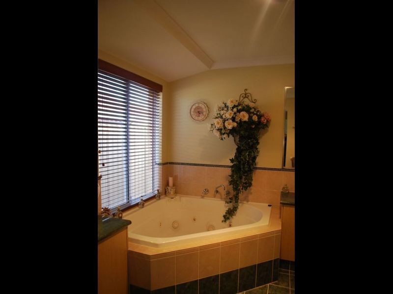 40 Banda Boulevard, Canning Vale WA 6155