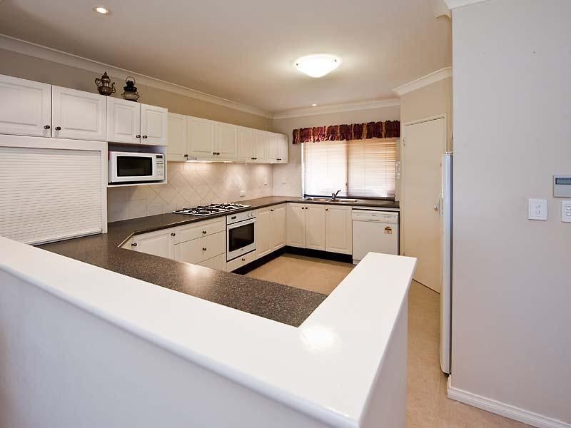 18 Rousham Street, Canning Vale WA 6155