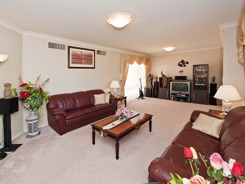 18 Rousham Street, Canning Vale WA 6155