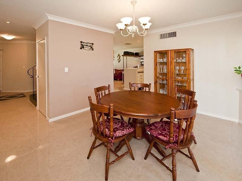 18 Rousham Street, Canning Vale WA 6155