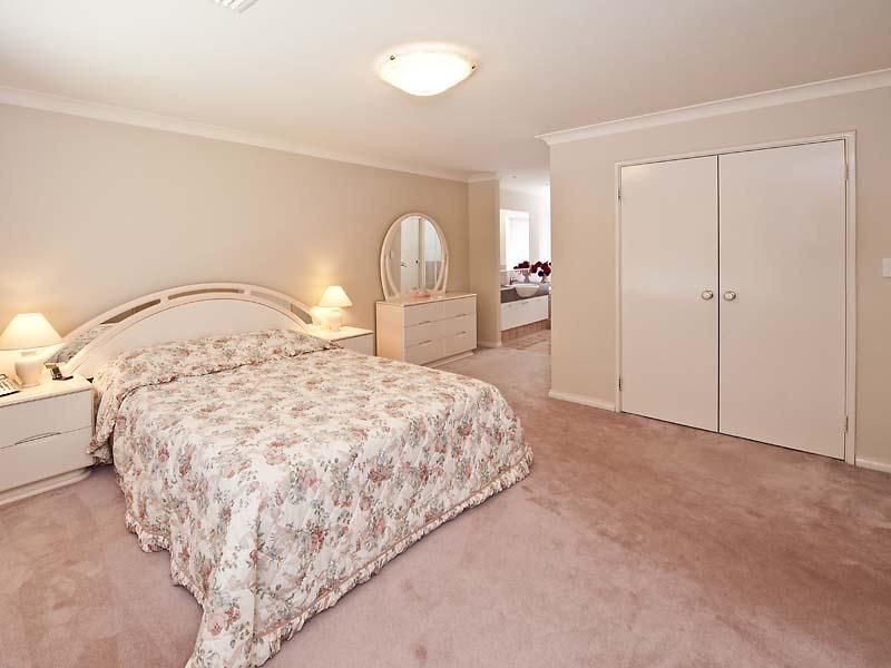 18 Rousham Street, Canning Vale WA 6155