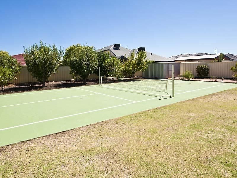 18 Rousham Street, Canning Vale WA 6155