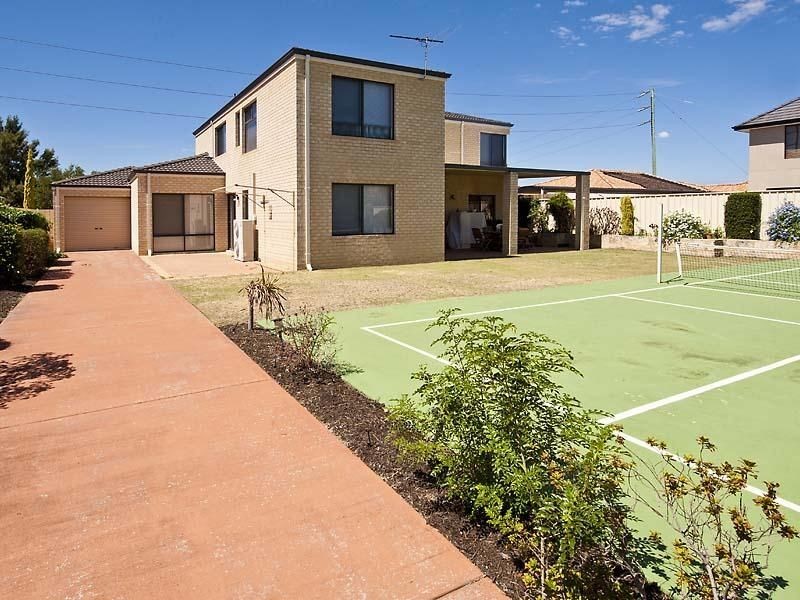 18 Rousham Street, Canning Vale WA 6155