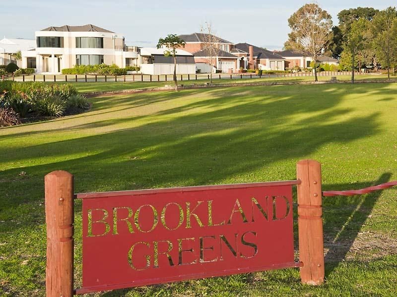 18 Rousham Street, Canning Vale WA 6155