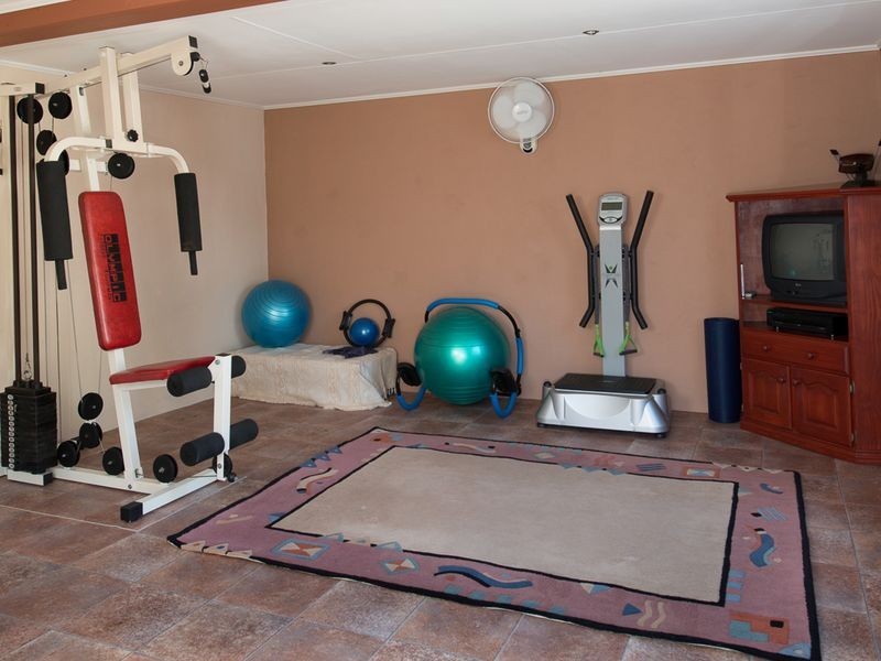 5 Manston Road, Thornlie WA 6108