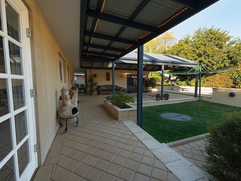 5 Manston Road, Thornlie WA 6108