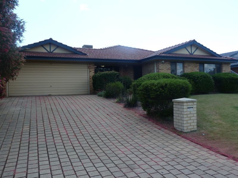 15 Kurrajong Drive, Thornlie WA 6108