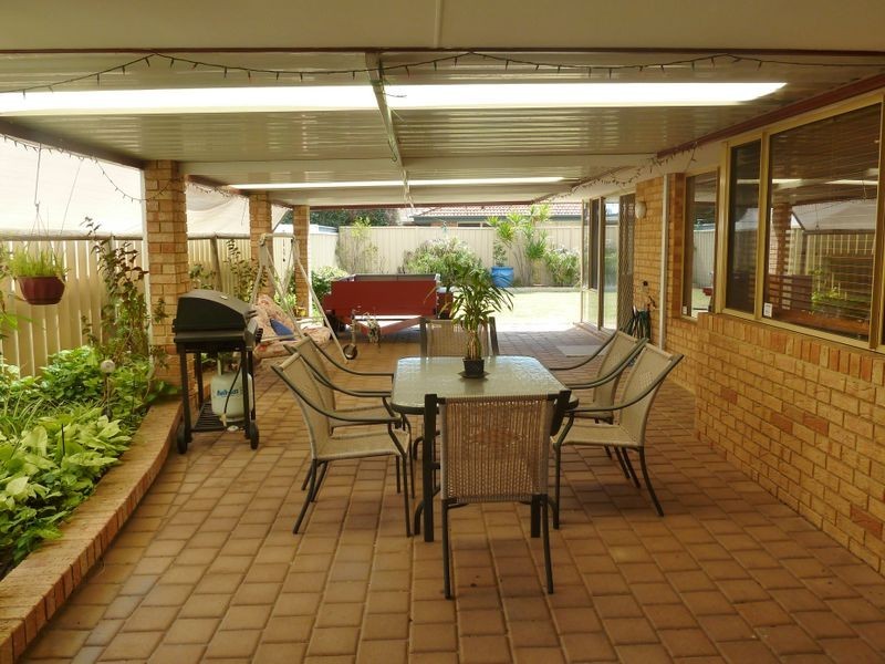 15 Kurrajong Drive, Thornlie WA 6108