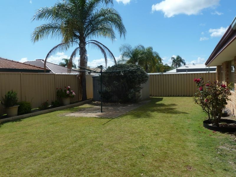 15 Kurrajong Drive, Thornlie WA 6108