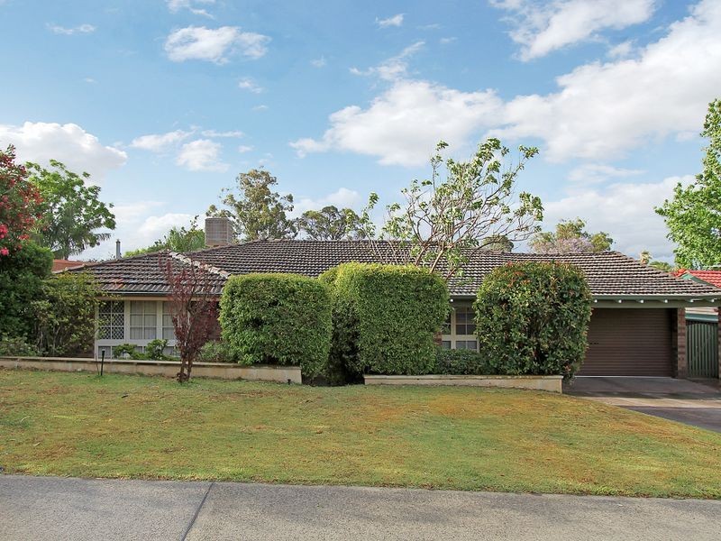 37 Sutherland Drive, Thornlie WA 6108