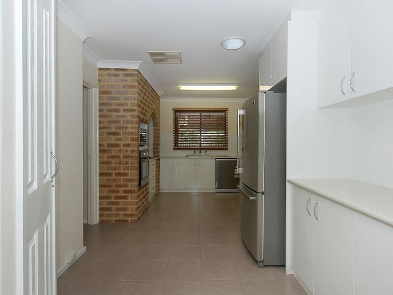 37 Sutherland Drive, Thornlie WA 6108