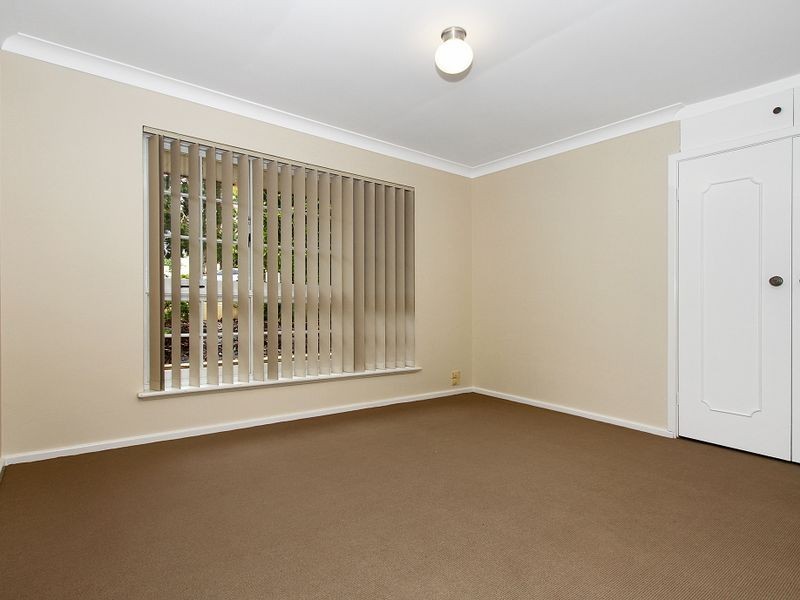 37 Sutherland Drive, Thornlie WA 6108