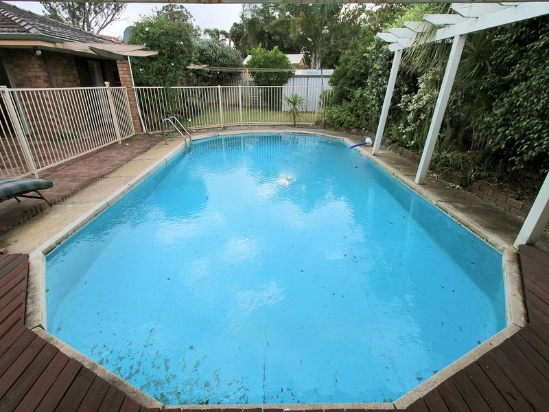 37 Sutherland Drive, Thornlie WA 6108