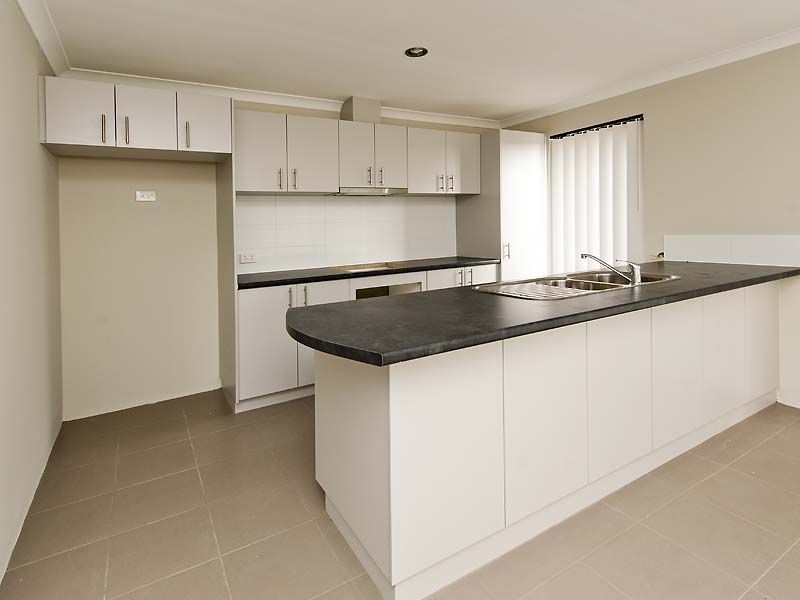 10/2 View Avenue, Langford WA 6147
