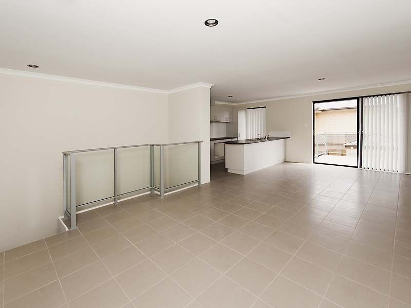 10/2 View Avenue, Langford WA 6147