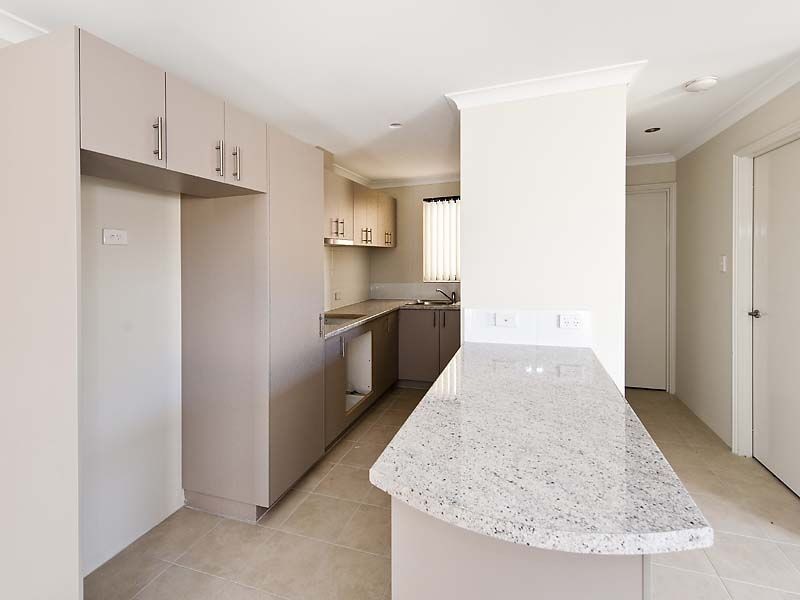 8/2 View Avenue, Langford WA 6147