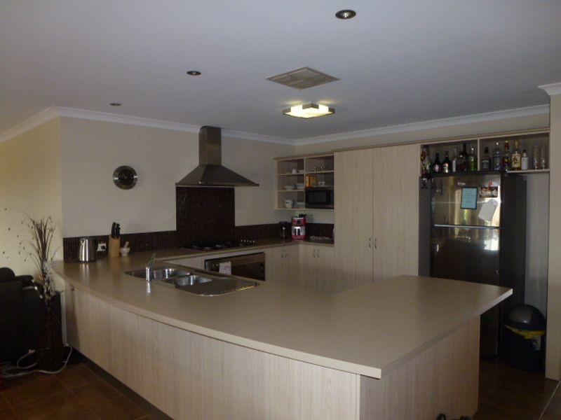 4 Chicago Street, Southern River WA 6110