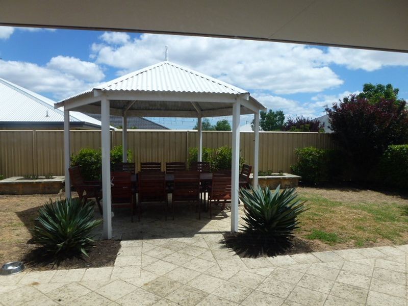 4 Chicago Street, Southern River WA 6110