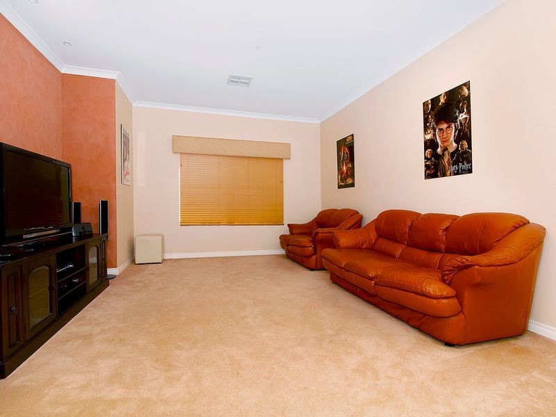 2 Jones Avenue, Southern River WA 6110