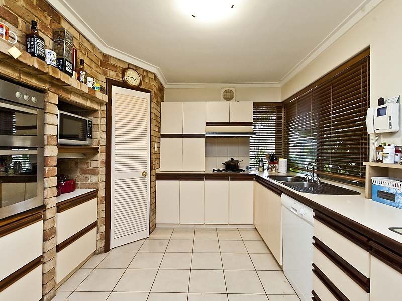 8 Monarch Court, Thornlie WA 6108