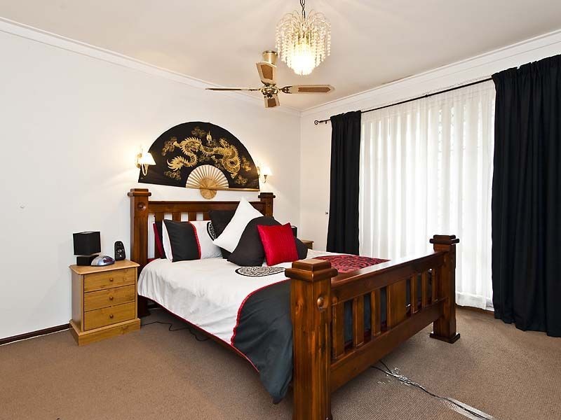 8 Monarch Court, Thornlie WA 6108