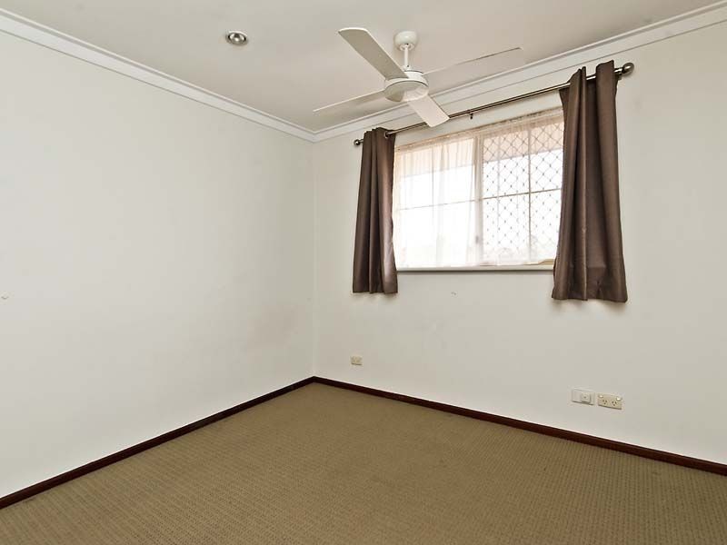 8 Monarch Court, Thornlie WA 6108