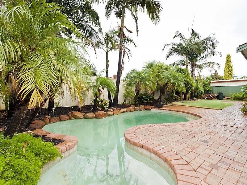 8 Monarch Court, Thornlie WA 6108