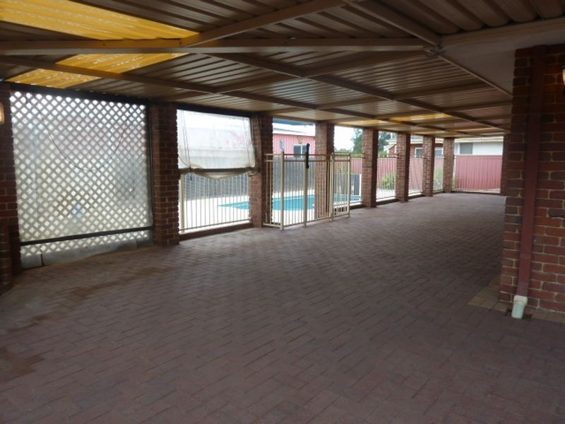 1 Gray Road, Forrestdale WA 6112