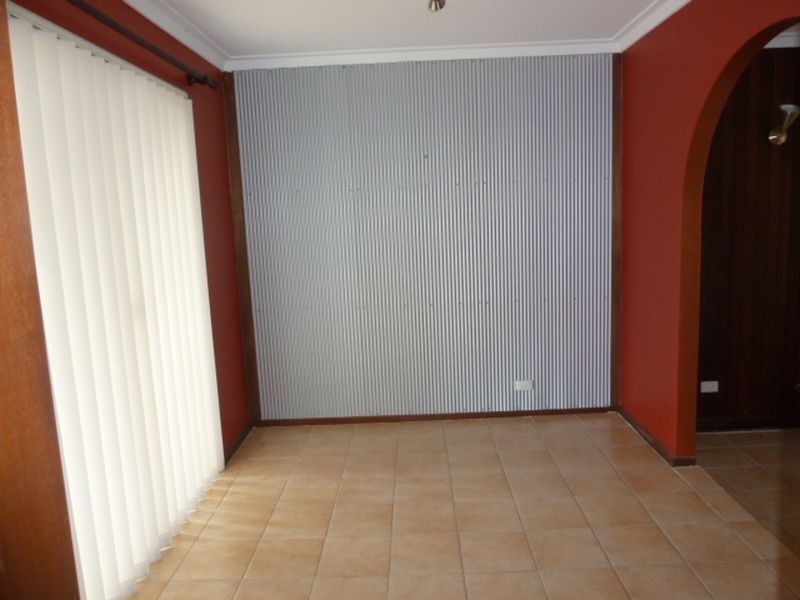 5 Grenadier Drive, Thornlie WA 6108