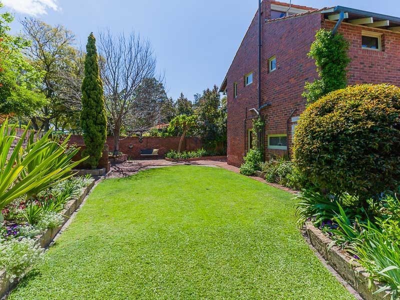 16 Lachlan Road, Thornlie WA 6108