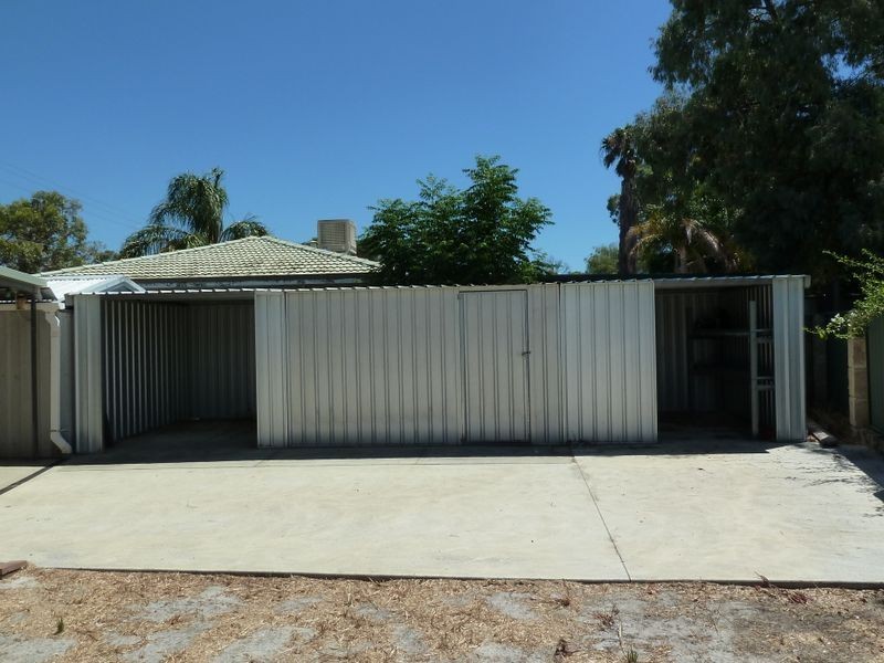 26 Glyndebourne Avenue, Thornlie WA 6108