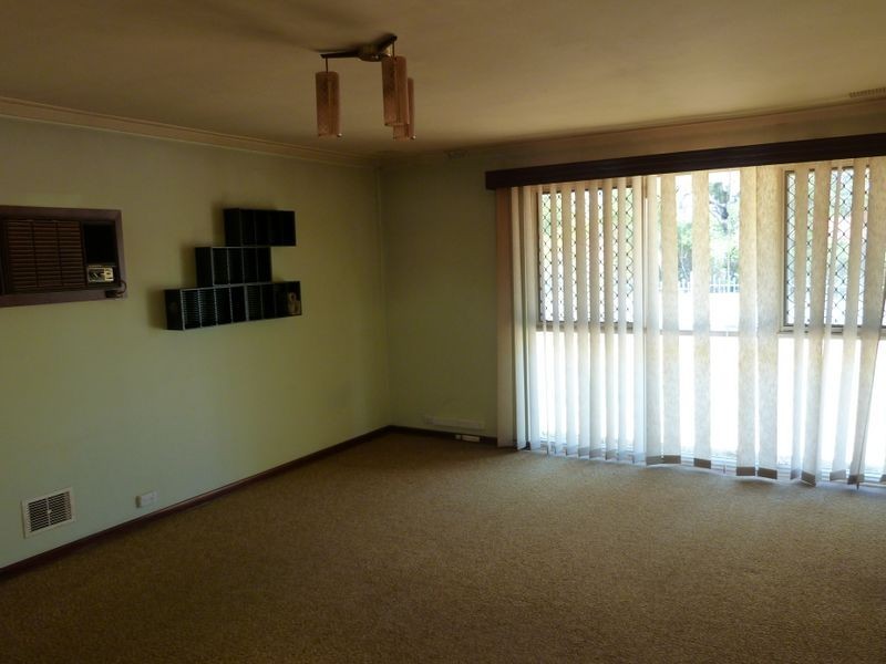 26 Glyndebourne Avenue, Thornlie WA 6108