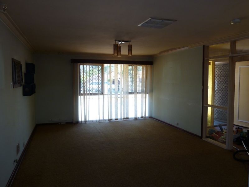 26 Glyndebourne Avenue, Thornlie WA 6108