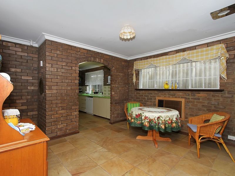 74 Sutherland Drive, Thornlie WA 6108