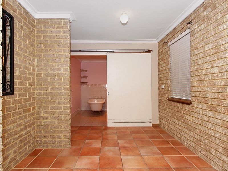 74 Sutherland Drive, Thornlie WA 6108