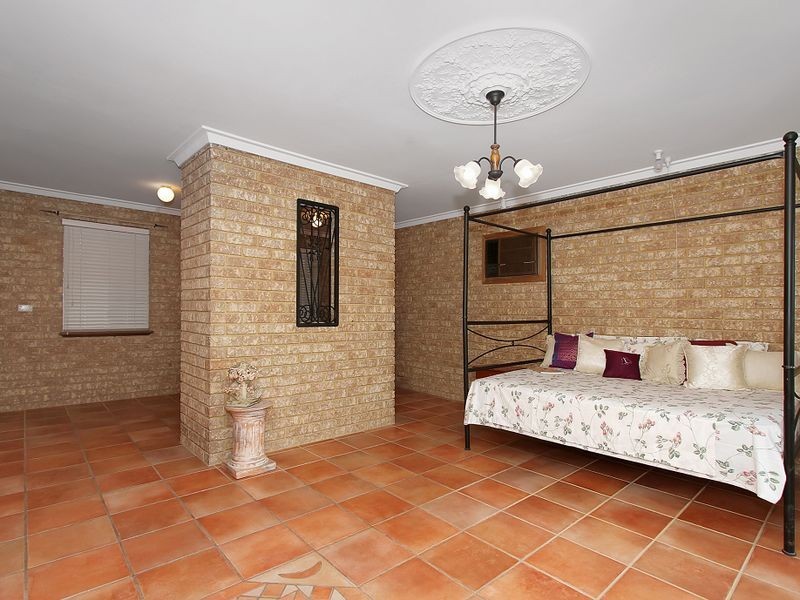 74 Sutherland Drive, Thornlie WA 6108