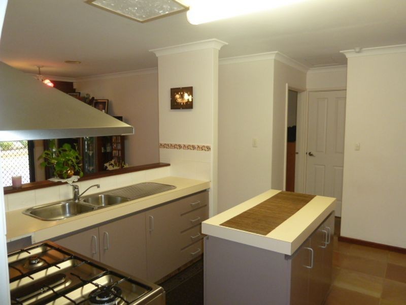 21 Shipbourne Way, Huntingdale WA 6110