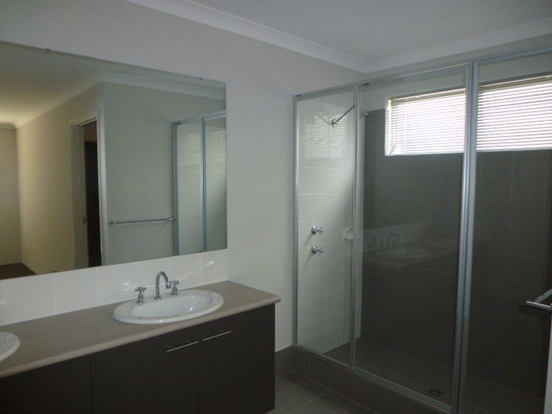 13 Balliol Court, Piara Waters WA 6112