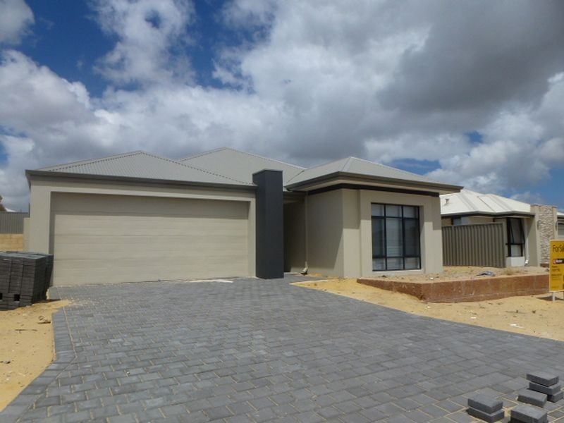 13 Balliol Court, Piara Waters WA 6112