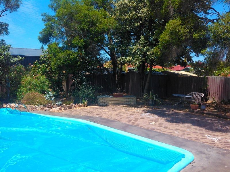 18 Oriole Way, Thornlie WA 6108