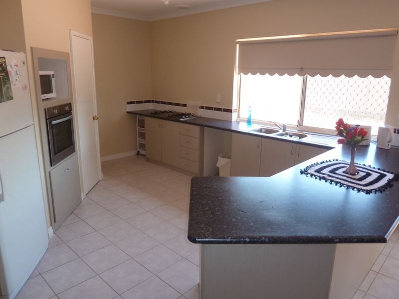 11C Chenies Rest, Gosnells WA 6110