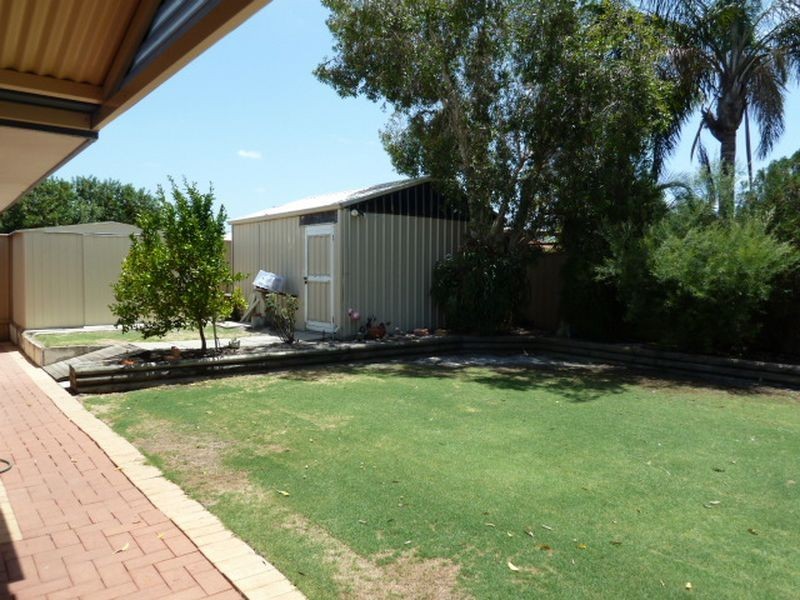 14 Blakemore Retreat, Huntingdale WA 6110