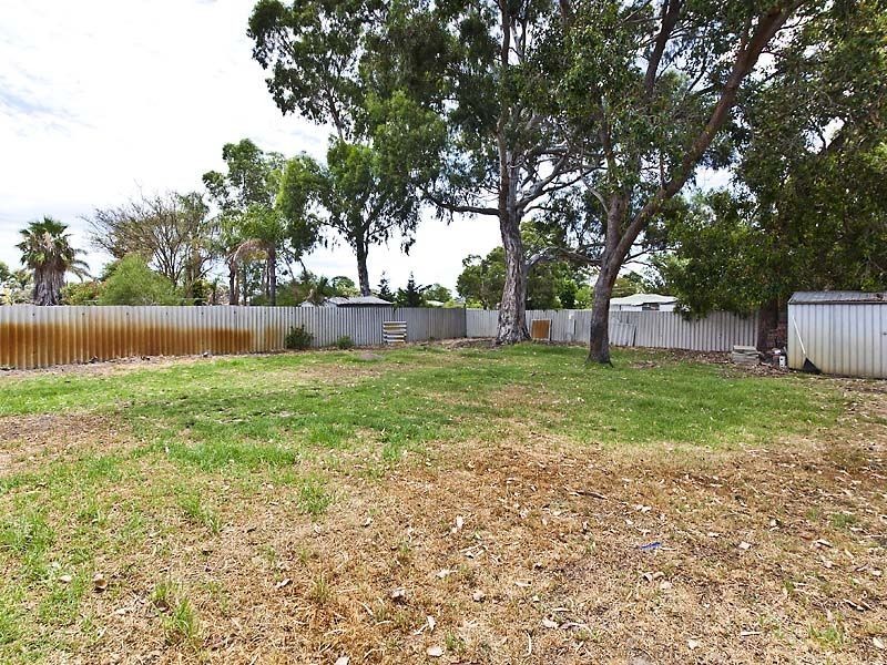 46 Greenway Avenue, Thornlie WA 6108